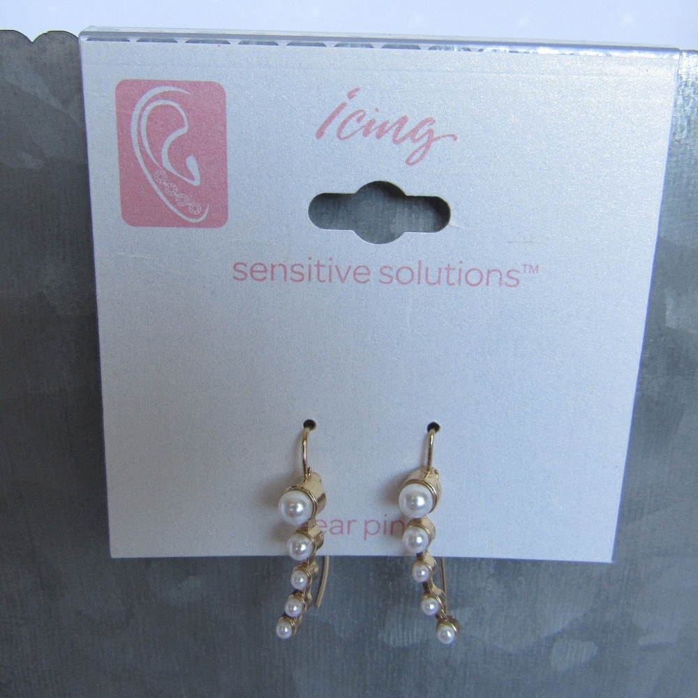 NWT Faux Pearl Ear Crawlers